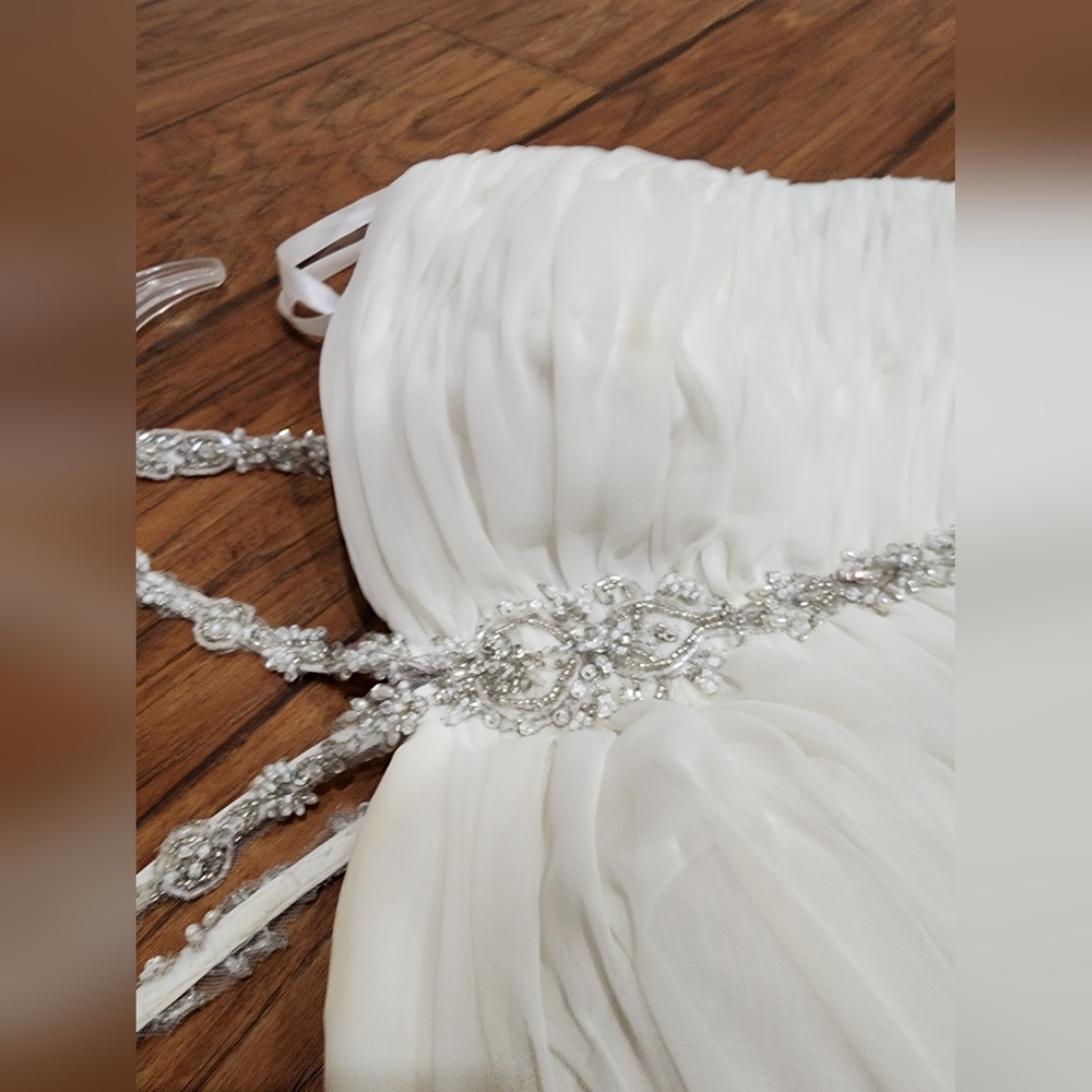 Wedding dress - Picture 4 of 8
